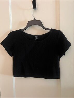 Black Short Sleeve Crop Top